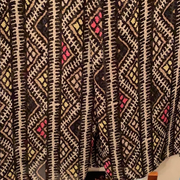 Authentic BCBG shirt - Picture 2 of 3